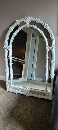 White Frame Vintage Mirror