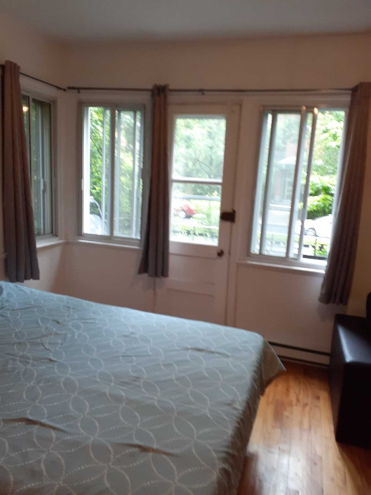 Very large sunny room — photo 2