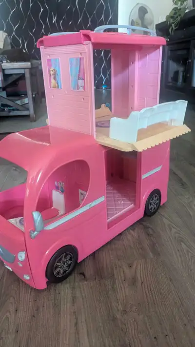 Barbie camper