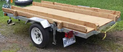 Remorque pliable Salter 4x8 modèle T1180G 2021 capacité 1180 lbs (500 kg). Avec roue de rechange (ja...