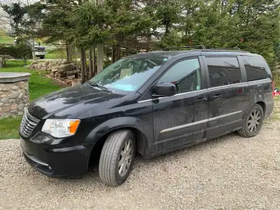 2015 Chrystler Town and Country PARTING OUT