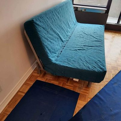 IKEA Sofa bed for sale ($100), pick up only dans Sofas et futons  à Laval/Rive Nord - Image 2