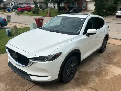 2020 Mazda CX5 GS AWD in beautiful condition. This model is equipped with the comfort package meanin...