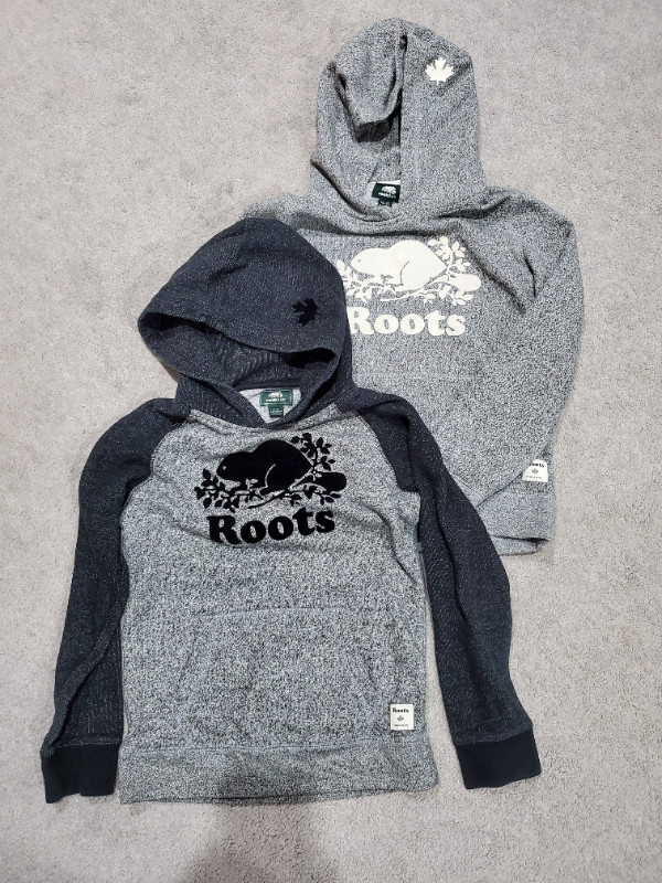 Kids Roots Sweater/Hoodie. Size Youth Large, X-Large in Kids & Youth in Belleville