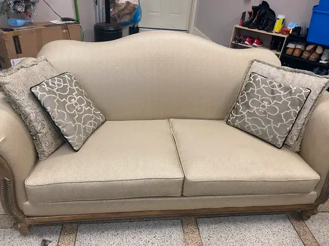solid wood sofa in Couches & Futons in Bedford - Image 5