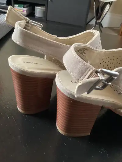 Brand new, size 8. PHONE CALLS ONLY PLEASE
