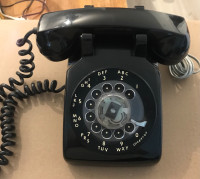 Black Rotary phone (antique)