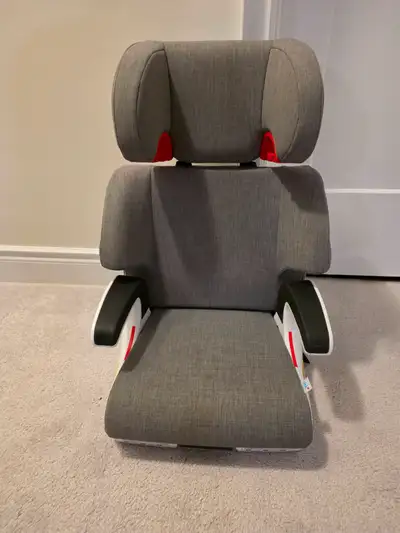 Forsale:  Clek Oobr Car Seat, View more