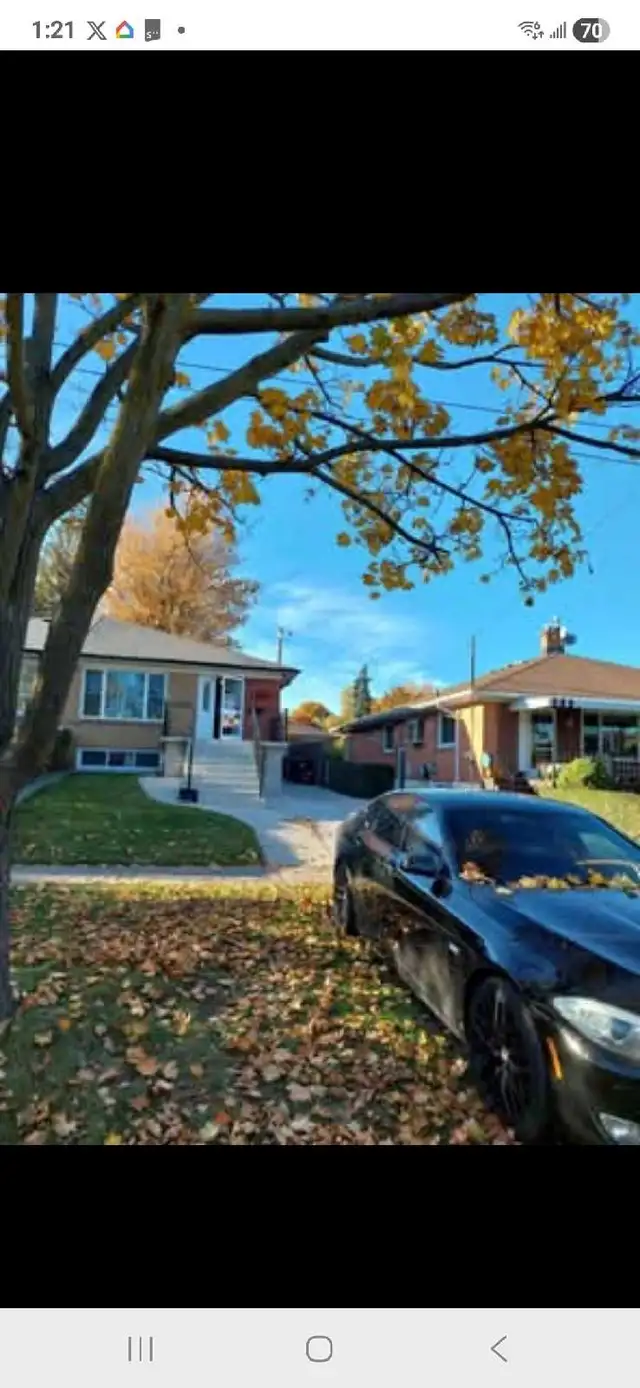 2 beds. 1 bath. Scarborough.