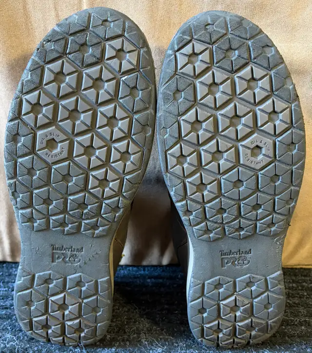 Mens Timberland PRO Drivetrain CSA Toe Slip-On Work Shoes in Men's Shoes in Oshawa / Durham Region - Image 9