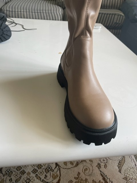 Brown Leather Platform Boots MOVING SALE in Women's - Shoes in Oshawa / Durham Region - Image 7