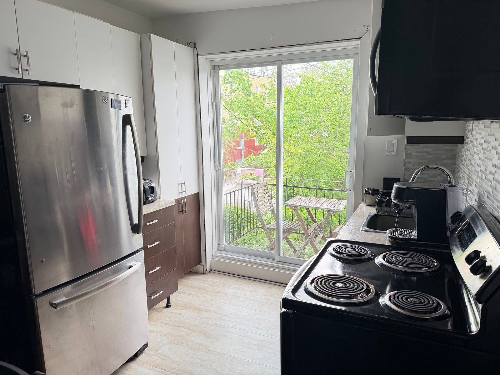 St-Henri. Furnished renovated 2 bedroom upper plex.Aug/Sept 2026 — photo 1