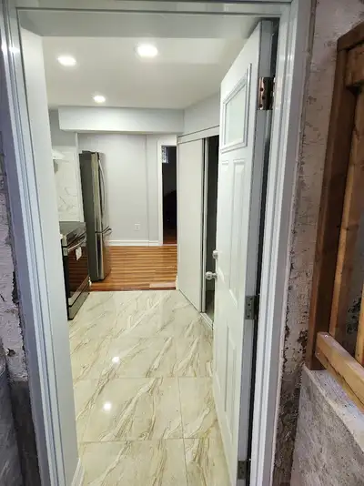 2 Bedrooms | 1 Bathroom | Private Entrance | In-Suite Laundry Beautifully renovated, self-contained,...
