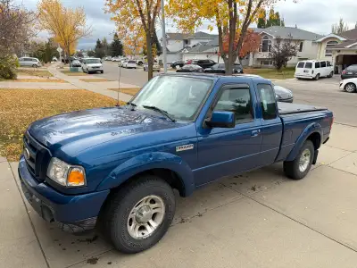 Selling my boyfriends 2011 Ford Ranger Sport RWD with only 147,500 km. It’s equipped with the 4.0L V...