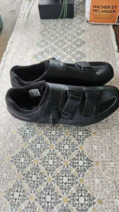 Yes it's available, won't reply to messages asking if it is. Price is firm Pick up in Nolan Hill, NW...