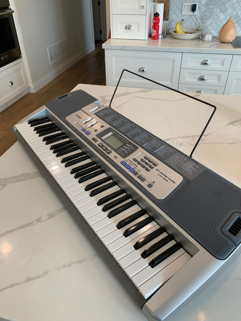 Casio Key Lighting LK100 Keyboard & Stand Pianos & Keyboards