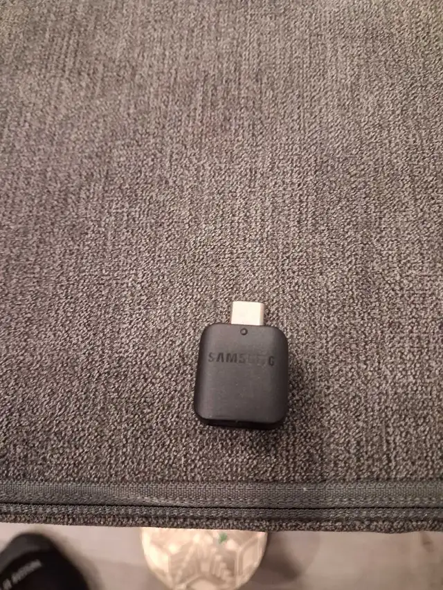 Samsung USB-C to Micro USB Adapter in Cables & Connectors in Edmonton - Image 2
