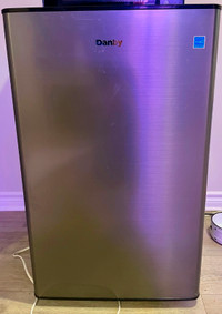 Réfrigérateur compact de 4,4 pi3 de Danby