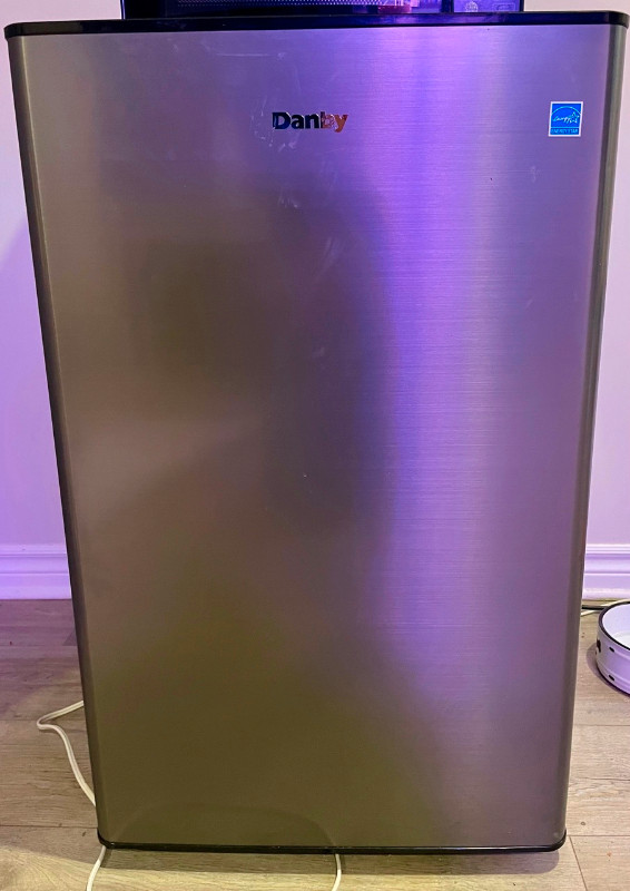 Réfrigérateur compact de 4,4 pi3 de Danby dans Réfrigérateurs  à Longueuil/Rive Sud