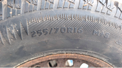 Set of 4 255/70R16 Arctic Claw Winter Tires On Rims. Limited wear/use. Tires used one season on a se...