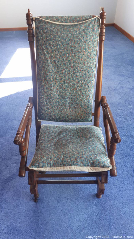 Antique wooden rocking chair in Chairs & Recliners in Kingston