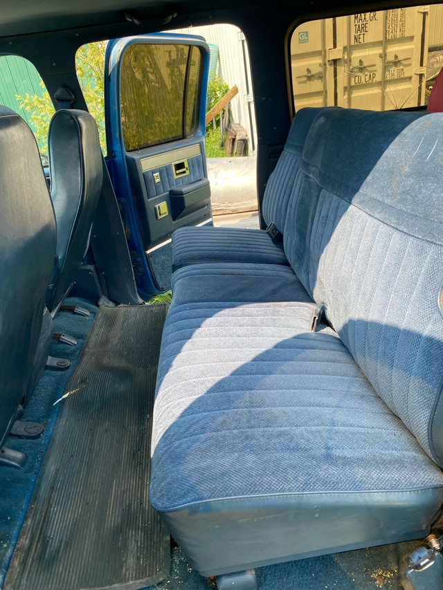1988 Chevrolet Suburban 6.2L diesel in Cars & Trucks in Red Deer - Image 4