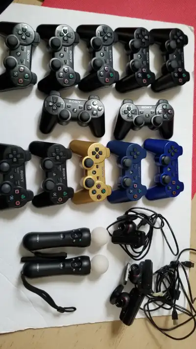PS3 Black controllers (working) - $25ea PS3 Blue/Gold controllers (working) - $35ea PS3 Black and Pi...