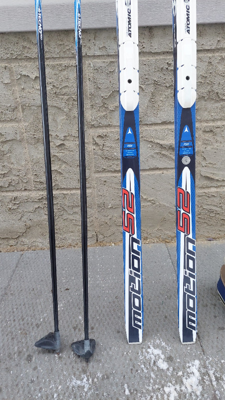 Atomic 191cm Waxless Cross Country Skis Salomon boots US 8.5 in Ski in Edmonton - Image 4