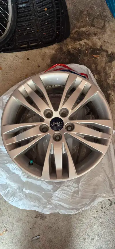 16" oem ford rims with tpms sensors and continental 205 50 R16 winter tires 5 bolt pattern 5×108 rim...