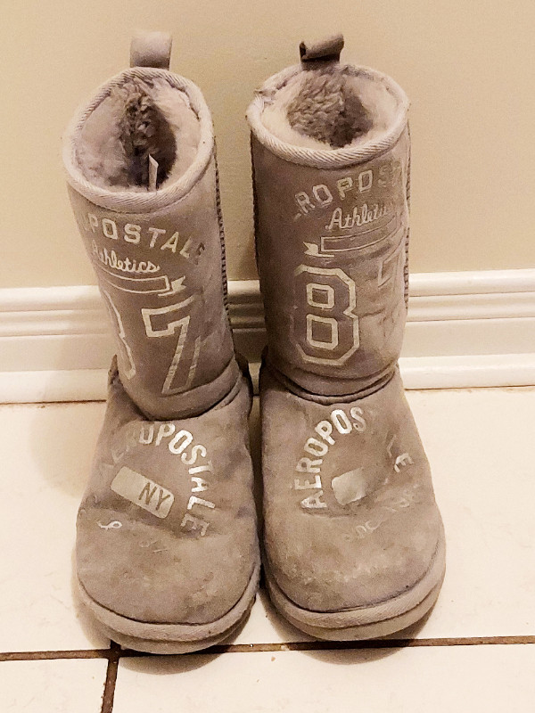 Light Gray Ugg Boots Size 7 in Women's - Other in Mississauga / Peel Region