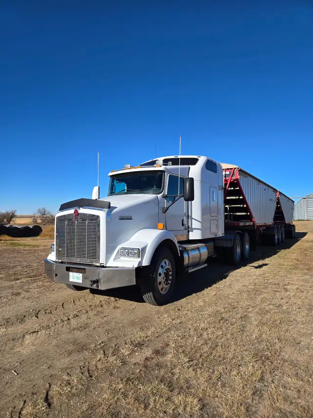 2006 Kenworth t800 C15 in Heavy Trucks in Saskatoon - Image 4