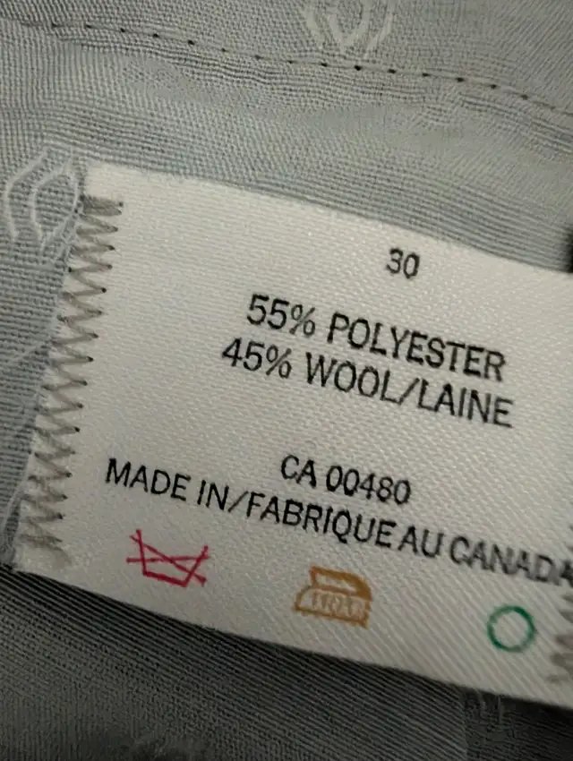 Men's Black Dress Pants, 35.5" waist, 29" leg/inseam, 35.5 x 29 in Men's in Edmonton - Image 4