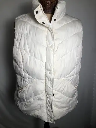 Women’s White Puffer Vest. Size XL., View more