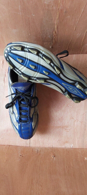 Umbro Fuser Soccer Shoes - Size  9.5   US in Soccer in Markham / York Region - Image 3
