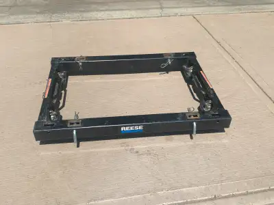 Reese Adapter plate to Ford Puck System. Text is best at 78zero-66zero-5159