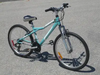 MID SIZE UNISEX 24" INFINITY 21 SPEED WITH FRONT SUSPENSION!, View more