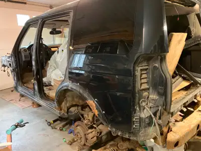 Presque toutes les pièces mécaniques et carrosseries d un Land Rover Lr3 prix selon pièces !!