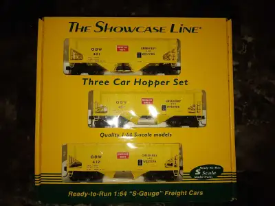 S-scale "Showcase Line" from S-Helper Service. All 3 are like new and quite striking on the layout....