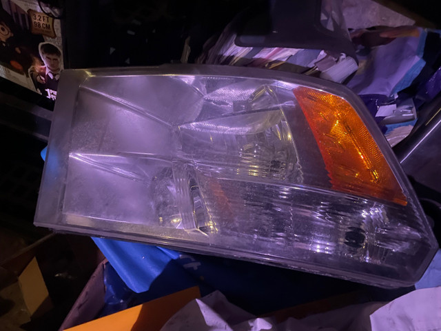 Driver side stock head light in Auto Body Parts in Muskoka - Image 2