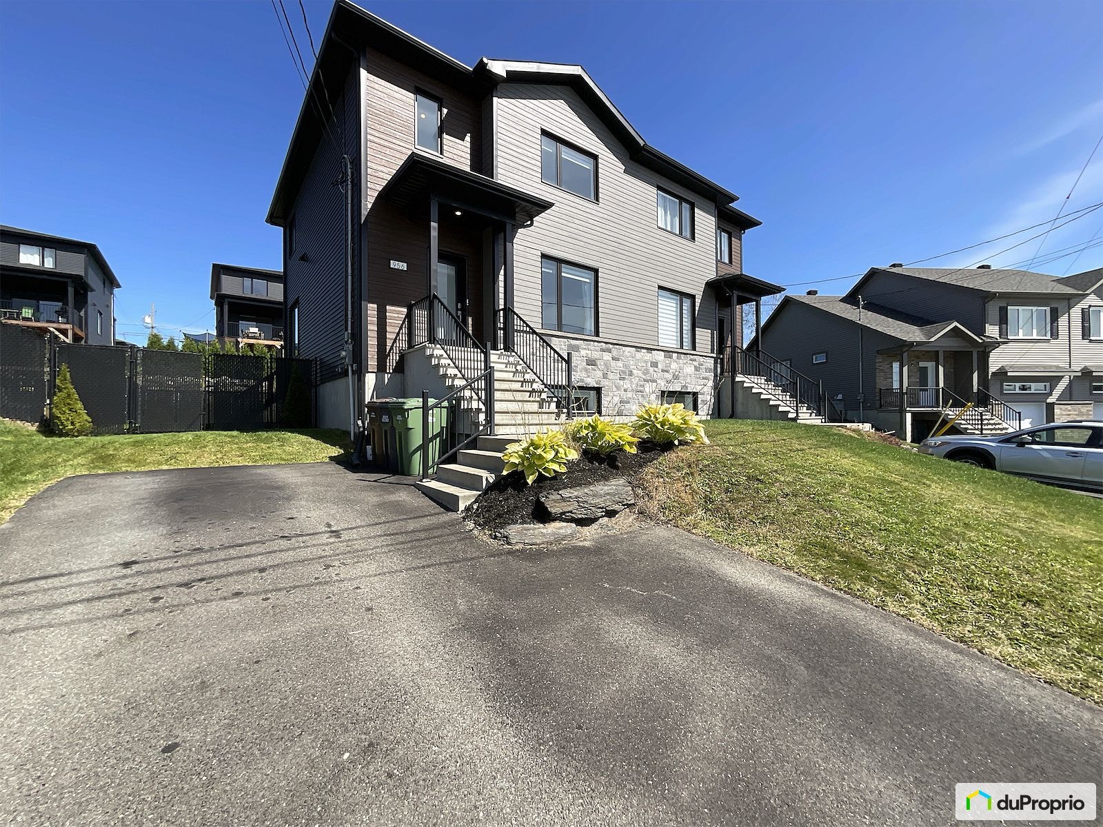 474 900 $ Jumelé Moderne 2020 à Sherbrooke Rock Forest — photo 1