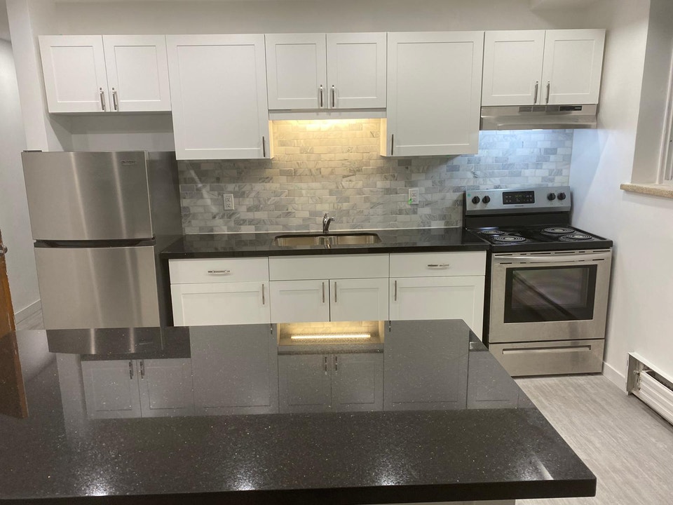 Large Renovated 2 Bedroom - Great Area -Quiet Building 3