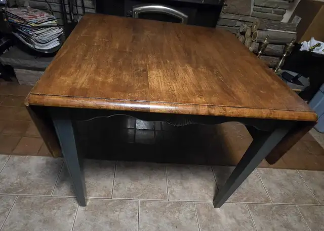 Wooden Table and Chairs Set in Dining Tables & Sets in City of Toronto - Image 8