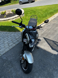 Scooter AR50 comme neuf - excellente condition
