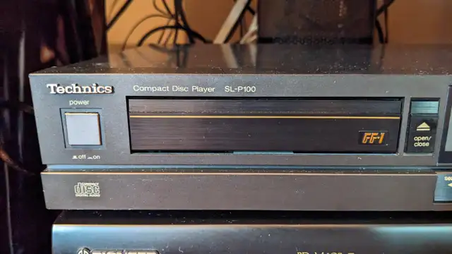Technics receiver, cd player in Stereo Systems & Home Theatre in City of Toronto - Image 3