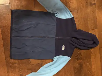 Brand new condition great added warmth to any winter jacket or worn alone!