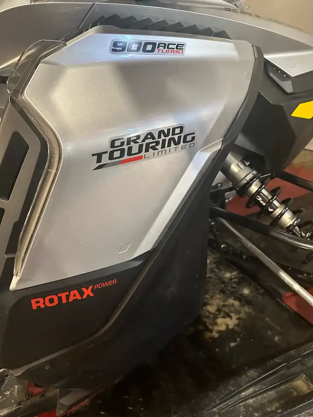 BRP grand Touring limited in Snowmobiles in Shawinigan - Image 5