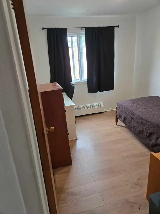 Chambre à louer pour non fumeur in Room Rentals & Roommates in City of Montréal - Image 5
