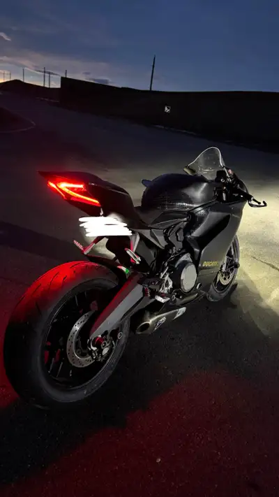 Selling my 2015 Ducati Panigale 899 with ~35,800 km (will increase as the season starts). • Always s...