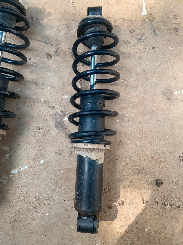 Polaris sportsman 500 rear shocks in Auto Body Parts in Norfolk County - Image 3