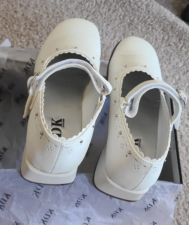 KDK New York Girls' White Dress Shoes, Size: Youth 363860082447491122
